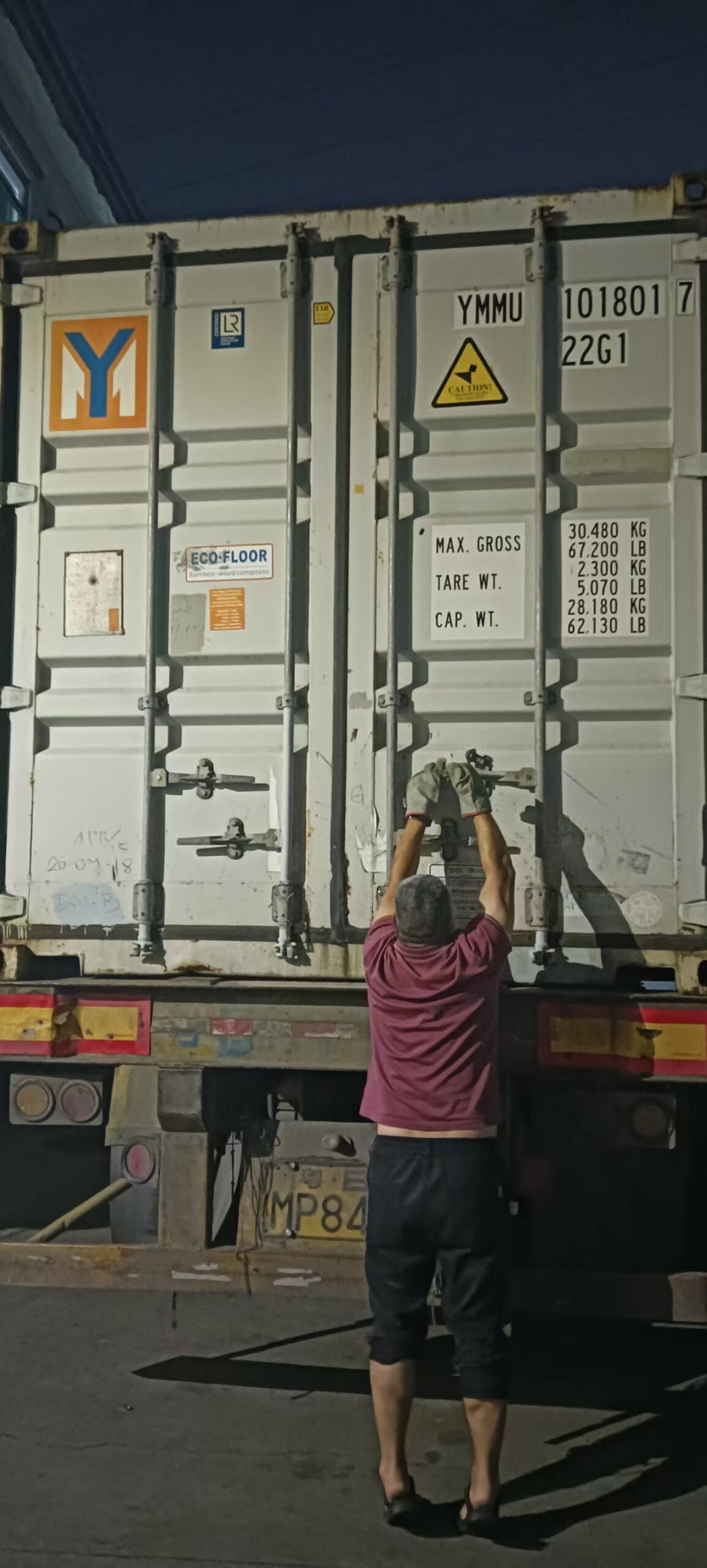 Carico container arredi outdoor Willong